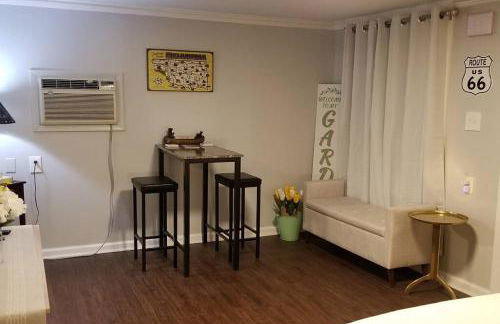 BLUE FLAMINGO'S ADORABLE GUEST HOUSE -TU-Cherry St-Expo-Downtown-11t - Foto 2