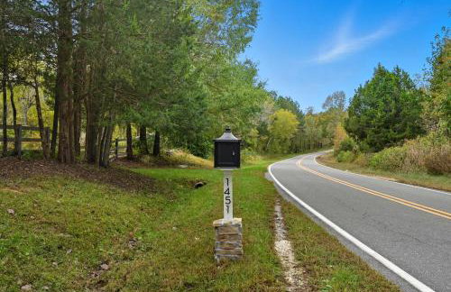 Relax in an upscale, renovated gem - Foto 53