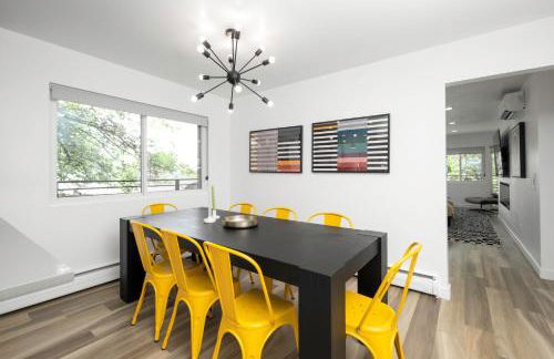 Relaxed Hillside Retreat with Hot Tub and Skyline Views - Foto 6