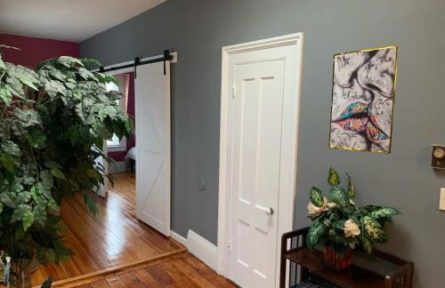 Enchanting 3BR Near Downtown Hartford Cozy & Modern with Parking - Foto 6