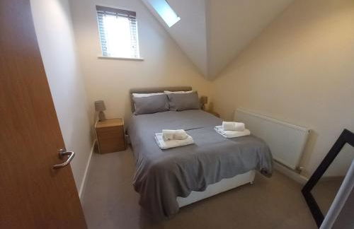 Cosy Spacious 2 bedroom Apartment Free Parking - Foto 8