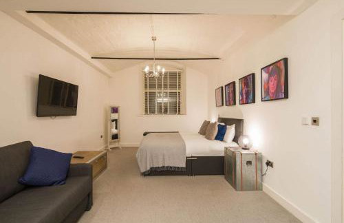 Liverpool Gem, Spacious 2BR Apt, Sleeps 8 - Photo 11