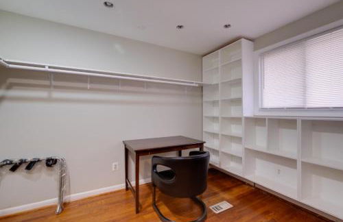 Great for Gatherings! Modern Lanham Duplex - Foto 16