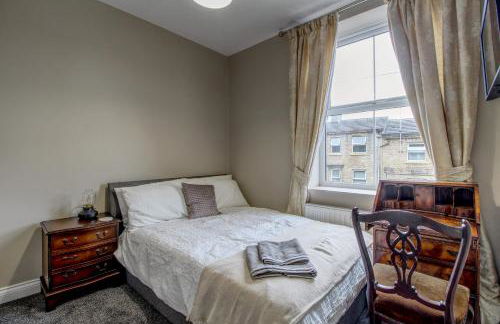 6 Dbl Bed, Central Huddersfield house inc parking - Foto 16