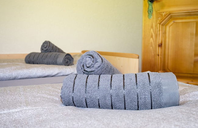 Holiday Flat with Pool Access - Foto 6