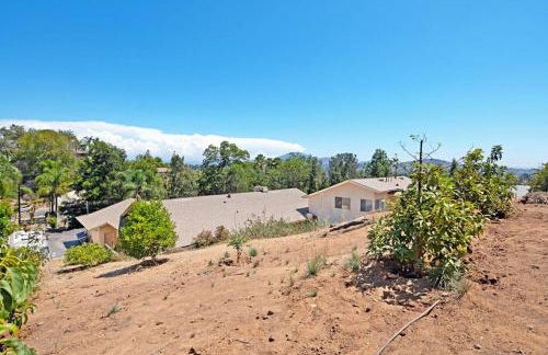 Charming 2 Room La Mesa Casita w/ Pool, BBQ & Yard - Photo 27