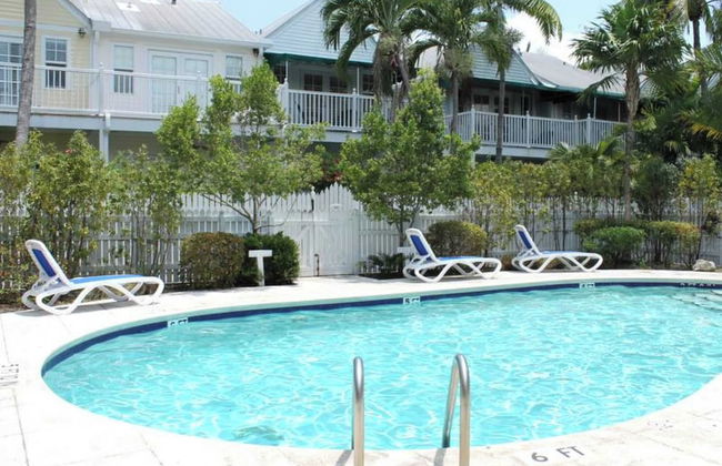 Bahamian Reed by Avantstay Walk to Everything! w/ Community Pool Week Long Stays Only - Foto 2