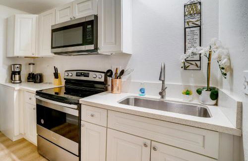 Work and Play! Studio 7 Mi to Dtwn San Bernardino - Foto 17