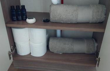 Family breaks at Rockley Park with Prosecco and a box of chocolates on arrival - Photo 16