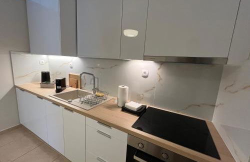 J&N Living - Photo 12