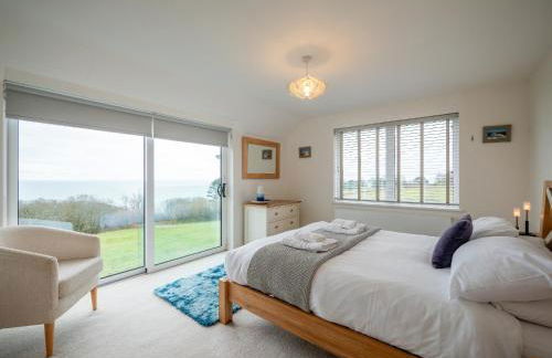 Spacious Coastal Retreat with Sea Views - Foto 37