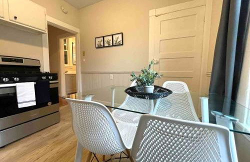 2 BR City Sanctuary - 5 Mins to Historical Salem! - Photo 8