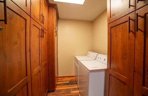 Plush Mammoth Condo w Balcony Views - Foto 16