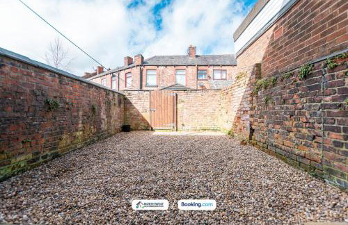 Newly Refurbished 2-Bedroom House in Manchester Ideal for Contractors with Free Parking & WiFi - Foto 7