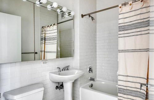 FiDi 2BR w Elevator Gym Doorman nr Wall St NYC-661 - Foto 11