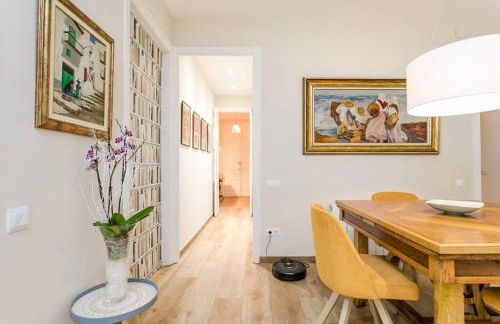 Lovely Designed House Connected To Center - Foto 13