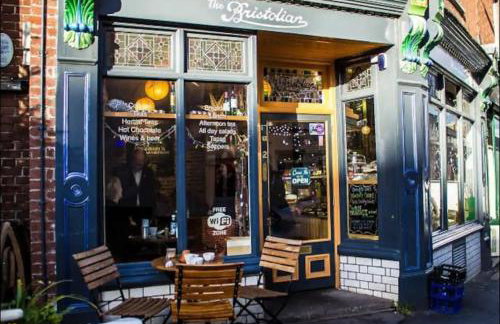 Bright, book-filled flat in artsy Stokes Croft - Foto 10