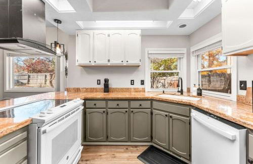 Experience Boise in a Newly Renovated Haven - 3 Bedroom - 2 Bath - Foto 16