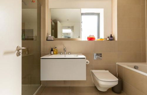 Stylish Family Home with Garden - Foto 30