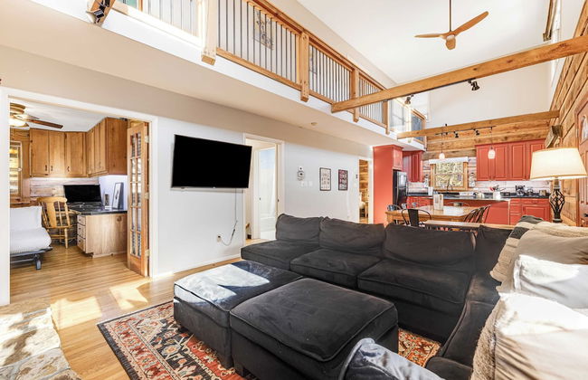 Red Cedar by Avantstay Cabin w/ Hot Tub + Views! - Foto 31