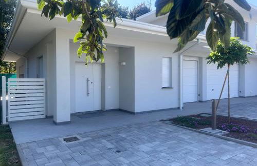 White Villa - Photo 3