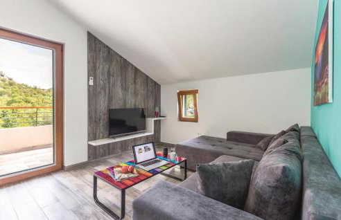 Six-Bedroom Holiday Home In Zagvozd - Foto 6