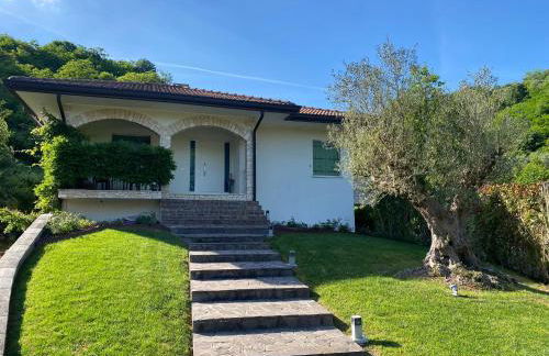 Welc-ōM Luxury Hillside Retreat - Photo 1