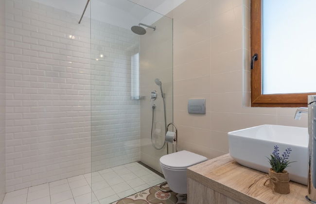 Gorgeous Villa With Pool and Terrace Surrounded by Nature - Foto 11