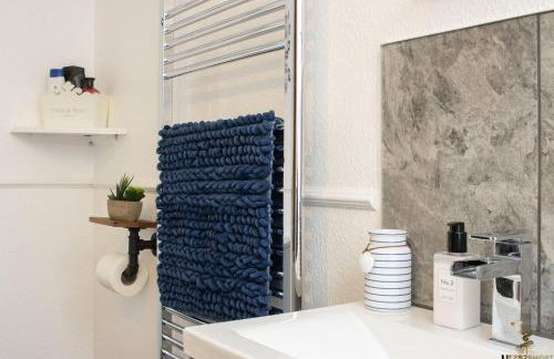 Spacious 3 to 4 Bed 3 Floor House Close to City Center Shops Restaurants and Parking Nearby - Foto 45