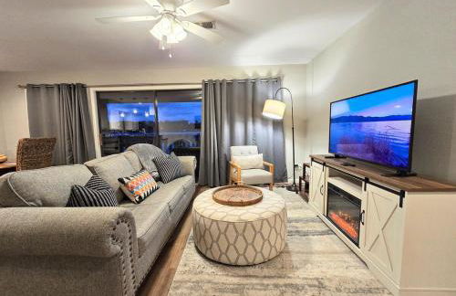 Serene Lakefront Retreat - Foto 6