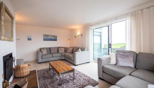 Spacious Coastal Retreat with Sea Views - Foto 3