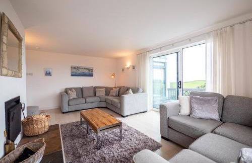 Spacious Coastal Retreat with Sea Views - Foto 3