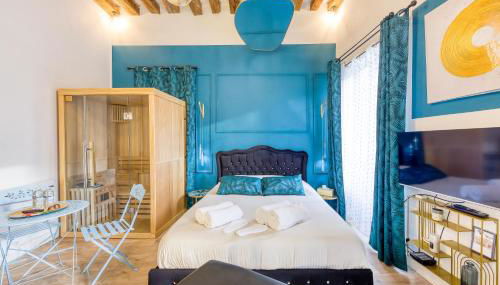 Suite bien être - jacuzzi et sauna / love room - Photo 1