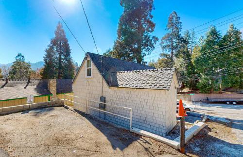 Relaxing Retreat with Deck, 1 Mi to Lake Arrowhead! - Foto 24