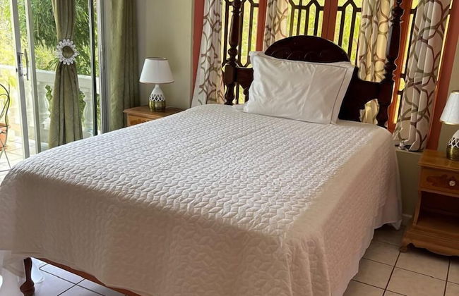 Blue Turquoise Sea Villa - Photo 12