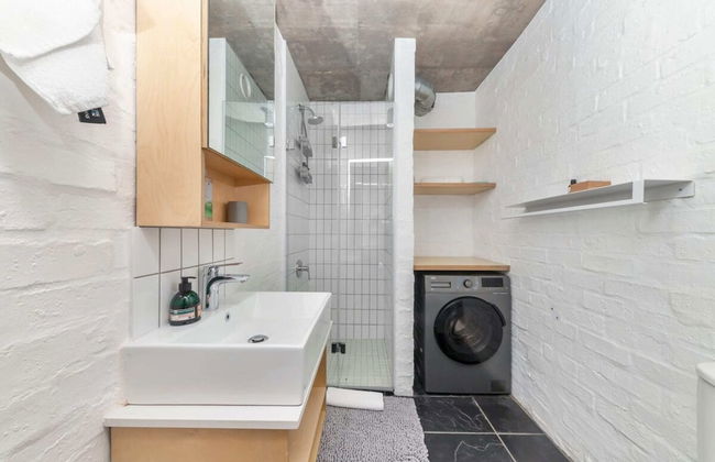 Seaside Studio Apartment, 9 Mins to Queens Beach! - Photo 9