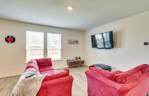 Private Yard and Pool Access Home in Krugerville - Foto 7