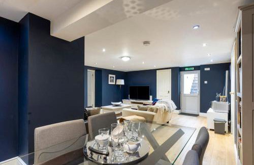 2 double bedroom large modern self contained apartment Free parking - Foto 17