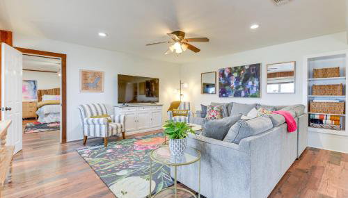 Lakefront Graford Home with Fire Pit and Private Dock! - Foto 4