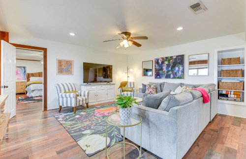 Lakefront Graford Home with Fire Pit and Private Dock! - Foto 4