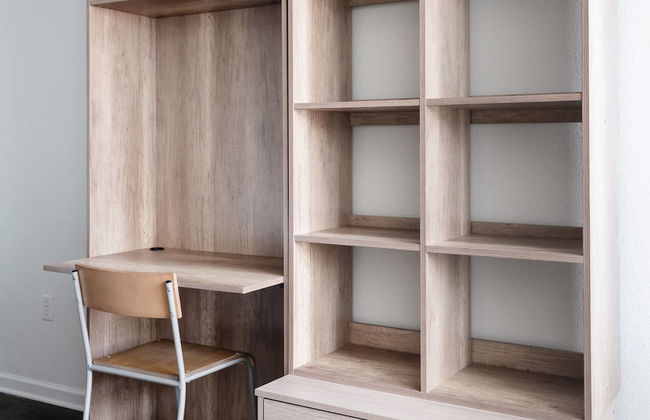 Modern Condo With Pool, Gym, Workspaces & BBQ - Foto 14