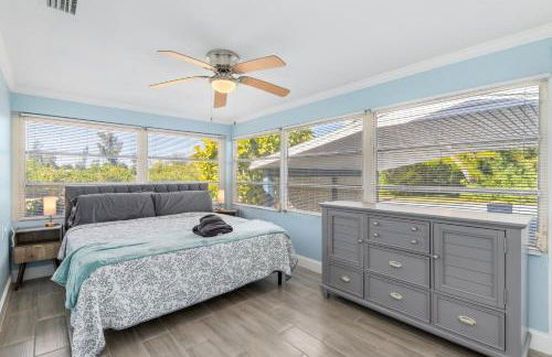 Relaxing 4 bedroom home with Pool - Photo 26