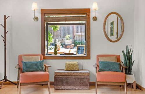 Serene Retreat with Hot Tub - Fire Pit - Deck - Foto 10