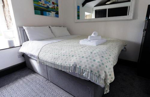 Idyllic Cornish cottage in the beautiful Lamorna valley - walk to pub & sea - Photo 8