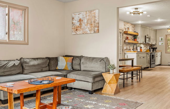 Emerald Bluff by Avantstay Lake Views Deck Fire Pit Game Room - Photo 21