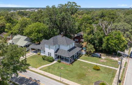 Martin B- historic district apt with pool - Foto 31