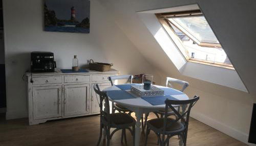 TOUT A PIED ! T2 25m2 - Parking privé - Wifi - Foto 5