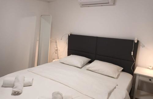 Beachfront House Ivana with Pool - renovated 2025 - Foto 15