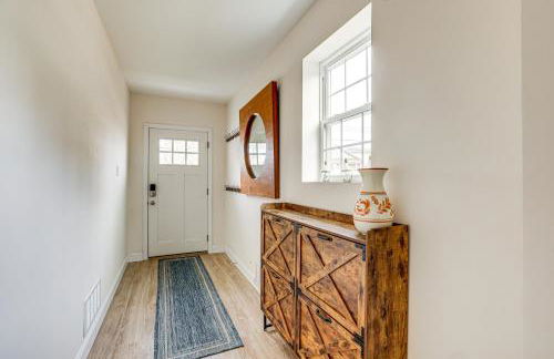 Walk to Keansburg Beach! Family Home with Pool - Foto 29