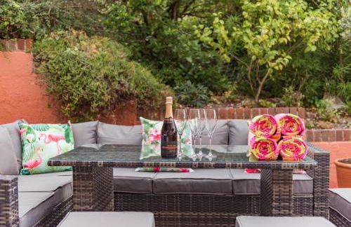 Luxury 5-Bed Country House with Hot Tub, Views & Games Room, Sleeps 12 - Kent Downs - Foto 40